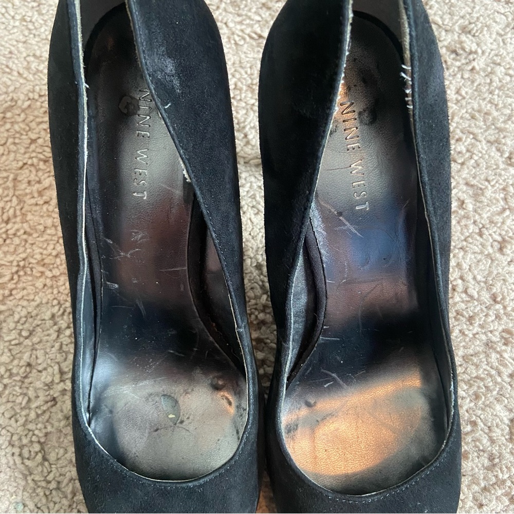 Nine West Black Suede Pumps Heels Size 9 - Picture 3 of 7
